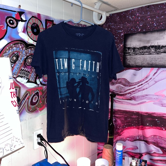 Woman’s medium Tim McGraw and Faith Hill Soul 2 Soul Concert Tee good condition - Picture 4 of 4